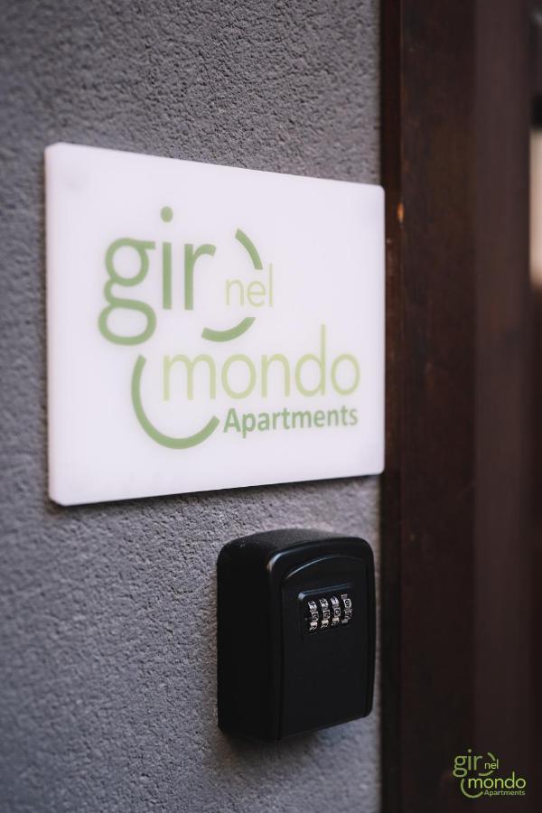 Giro Nel Mondo Apartments Катания Экстерьер фото