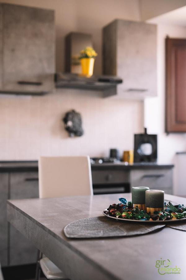 Giro Nel Mondo Apartments Катания Экстерьер фото