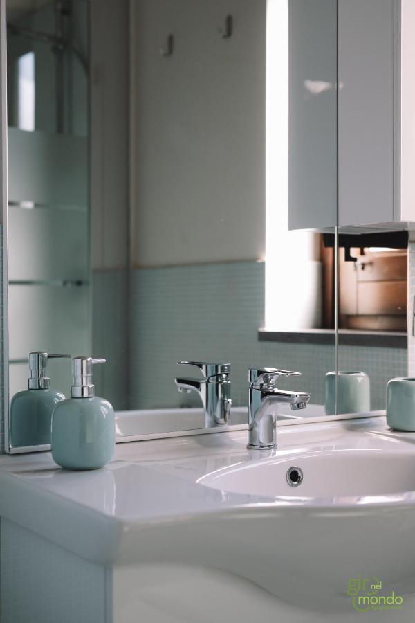 Giro Nel Mondo Apartments Катания Экстерьер фото