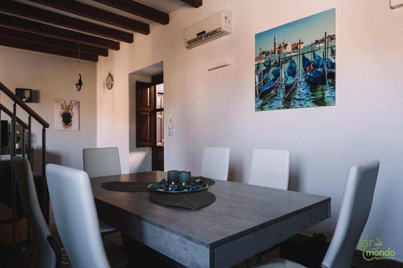 Giro Nel Mondo Apartments Катания Экстерьер фото