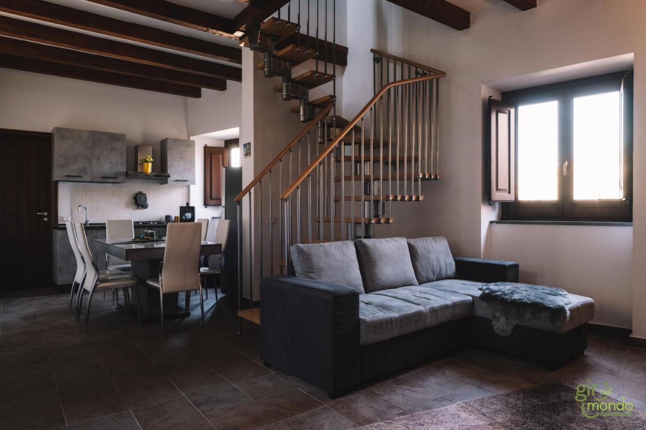 Giro Nel Mondo Apartments Катания Экстерьер фото